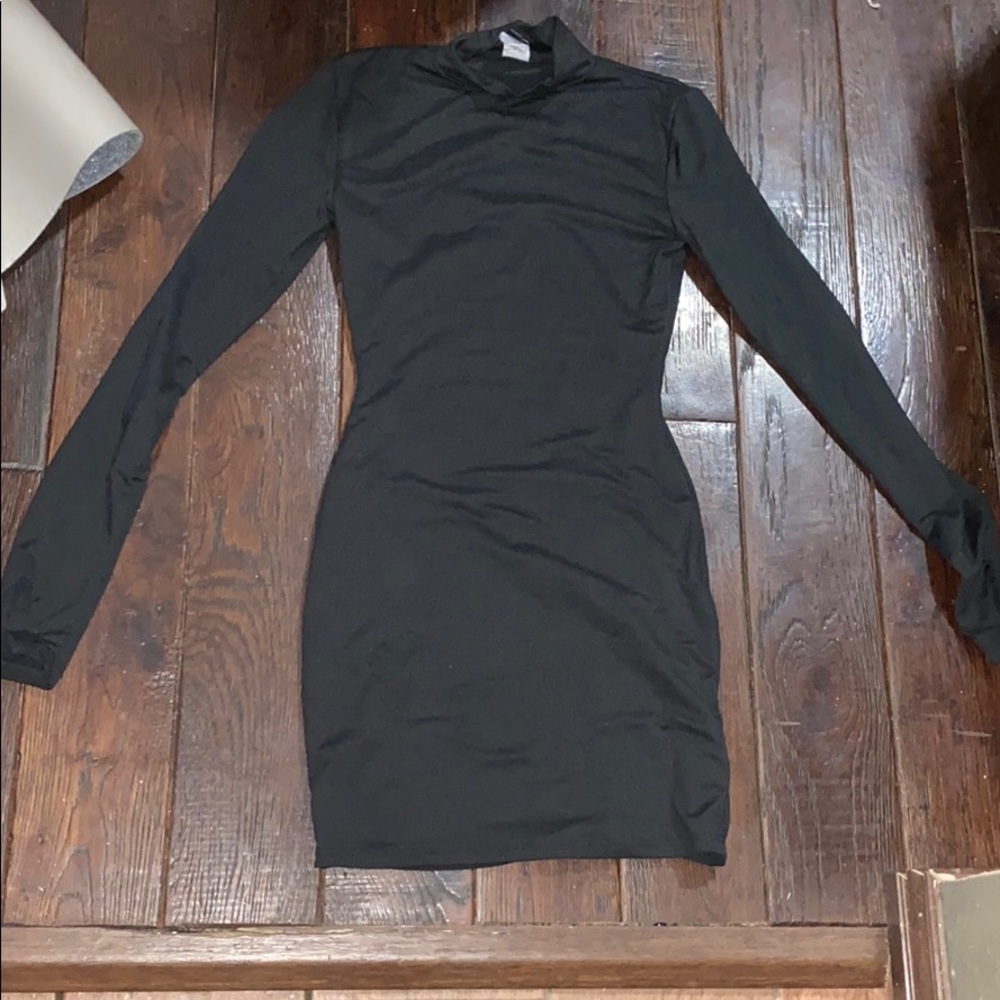 A black long sleeve dress